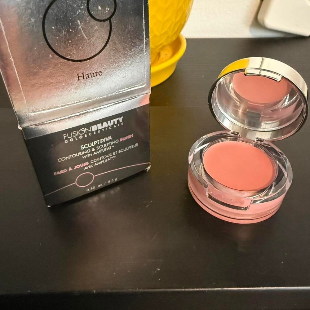Fusion Beauty Sculpting‎ Blush in Haute nib